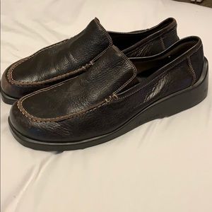Men’s slip on shoes. 100% leather. Good condition